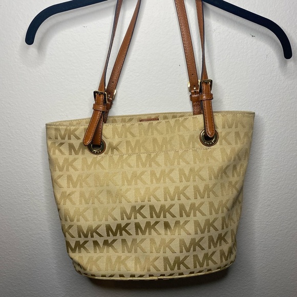 Michael Kors brown medium sized tote bag (10x11x6.5”) - Picture 2 of 9
